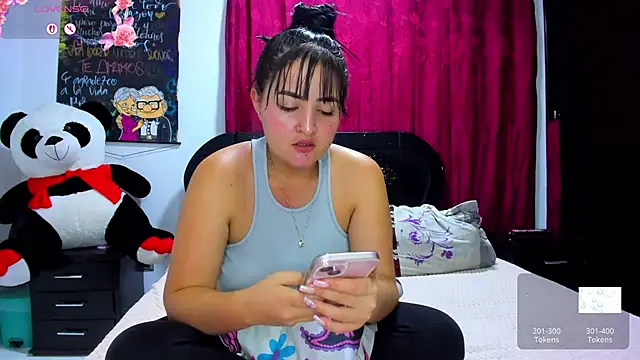 Snapshot of Ari_And_Abdie chatting on February 19, 12:44 pm Ari And Abdie online show from February 19, 12:44 pm