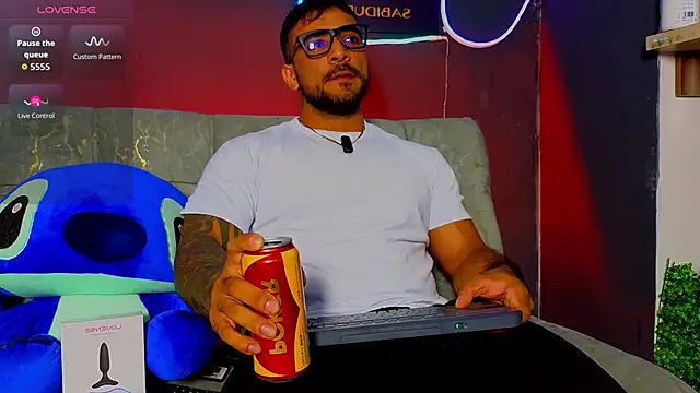 Snapshot of ERIC_HARRISON chatting on February 19, 2:19 am ERIC HARRISON online show from February 19, 2:19 am