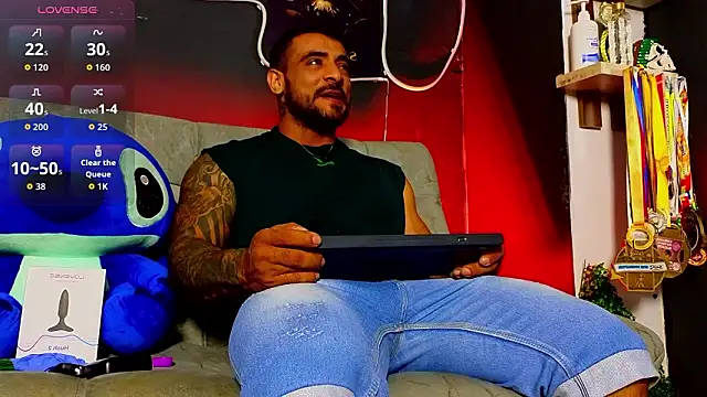 Snapshot of ERIC_HARRISON chatting on February 7, 3:03 am ERIC HARRISON online show from February 7, 3:03 am