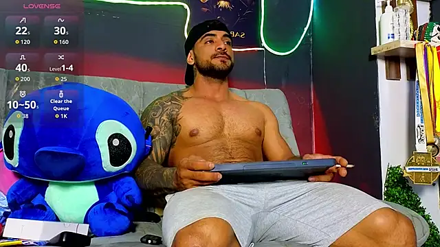 Snapshot of ERIC_HARRISON chatting on February 2, 10:42 pm ERIC HARRISON online show from February 2, 10:42 pm