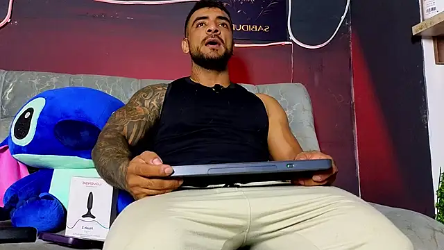 Snapshot of ERIC_HARRISON chatting on February 26, 2:00 am ERIC HARRISON online show from February 26, 2:00 am