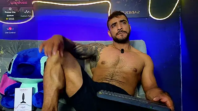 Snapshot of ERIC_HARRISON chatting on December 18, 2:16 am ERIC HARRISON online show from December 18, 2:16 am