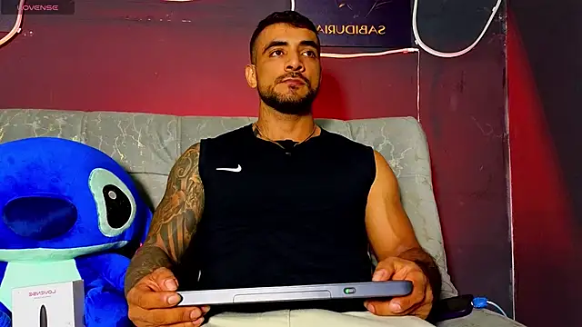 ERIC HARRISON online show from March 7, 4:19 am