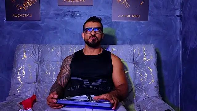 ERIC HARRISON online show from October 4, 1:51 am