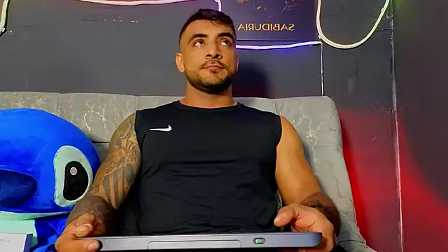 Snapshot of ERIC_HARRISON chatting on February 11, 12:54 am ERIC HARRISON online show from February 11, 12:54 am