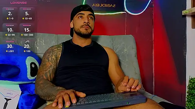 Snapshot of ERIC_HARRISON chatting on February 18, 1:14 am ERIC HARRISON online show from February 18, 1:14 am