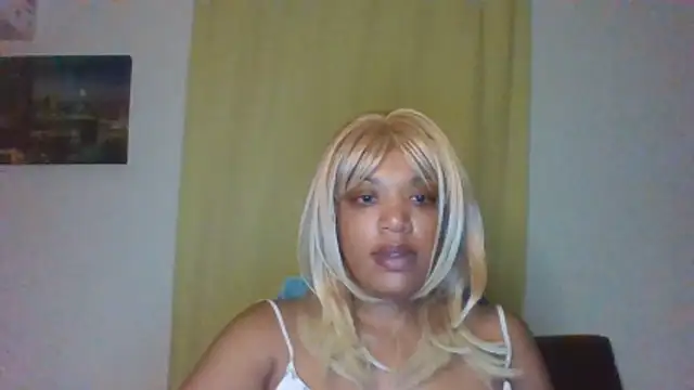 thekelliecapri online show from May 23, 8:46 am