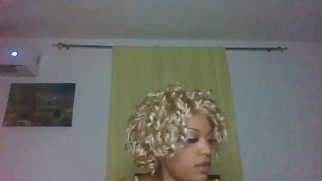 thekelliecapri online show from June 20, 6:40 am