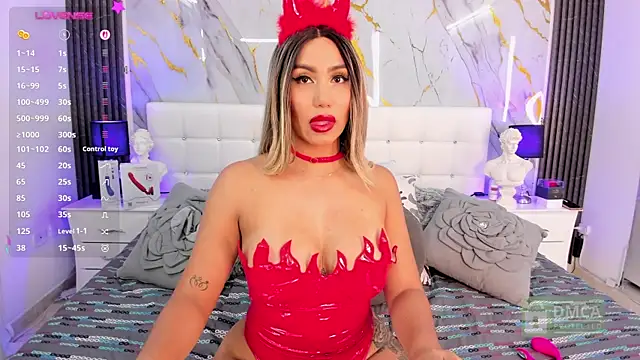 EmilyLeah  online show from March 22, 8:26 pm