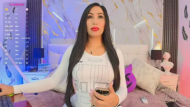 EmilyLeah  online show from May 5, 3:04 pm