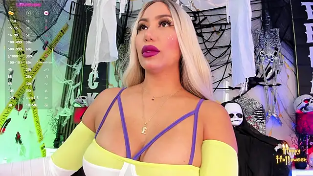 EmilyLeah  online show from October 19, 3:48 pm