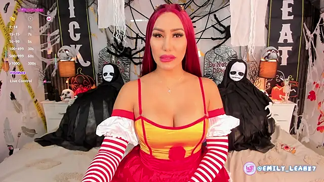 EmilyLeah  online show from October 3, 3:46 pm