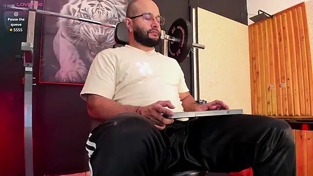 Luke  09 online show from February 23, 11:33 am