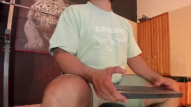 Luke  09 online show from May 14, 12:02 pm