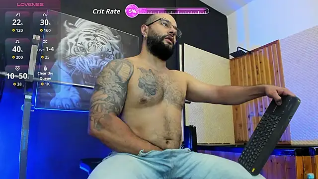 Luke  09 online show from February 3, 8:03 pm