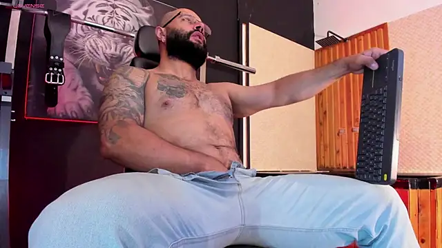 Luke  09 online show from April 16, 12:17 pm