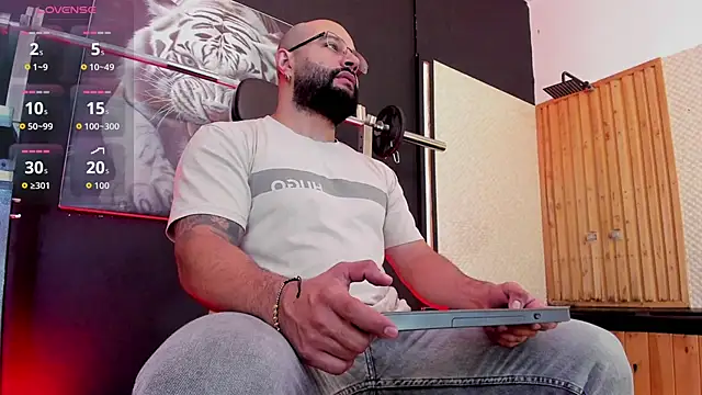 Luke  09 online show from November 15, 11:25 am