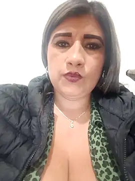 Snapshot of Hannahcandyy chatting on March 6, 5:24 am Hannahcandyy online show from March 6, 5:24 am