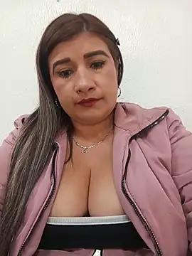 Hannahcandyy online show from May 26, 10:19 pm