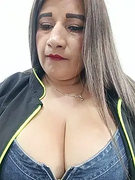 Hannahcandyy online show from June 20, 9:09 pm