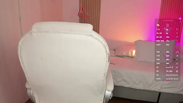 Kendall Bunnyy online show from October 30, 7:55 pm