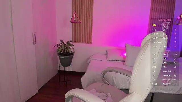 Kendall Bunnyy online show from November 29, 7:47 pm