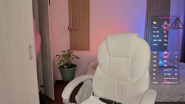 Kendall Bunnyy online show from January 12, 6:36 pm