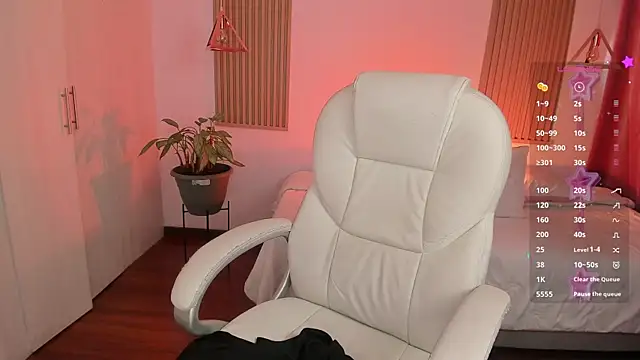 Kendall Bunnyy online show from December 15, 6:58 pm