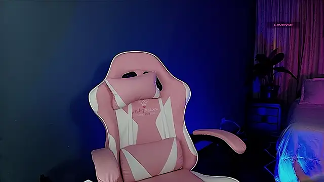 Kendall Bunnyy online show from February 10, 7:46 pm