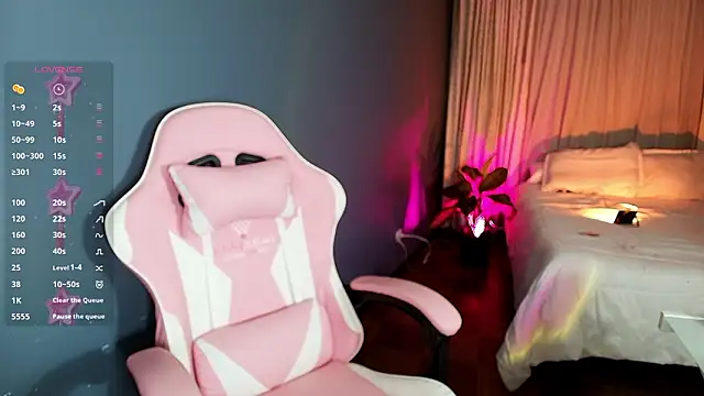 Kendall Bunnyy online show from February 12, 9:03 pm