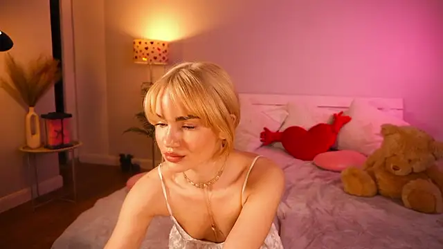 Heidi11 online show from February 3, 6:46 pm