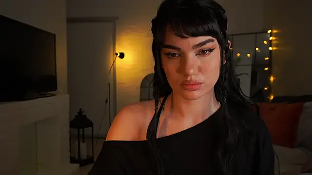 Snapshot of Heidi11 chatting on October 10, 6:31 pm Heidi11 online show from October 10, 6:31 pm