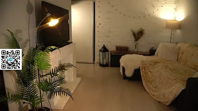 Heidi11 online show from April 15, 5:06 pm