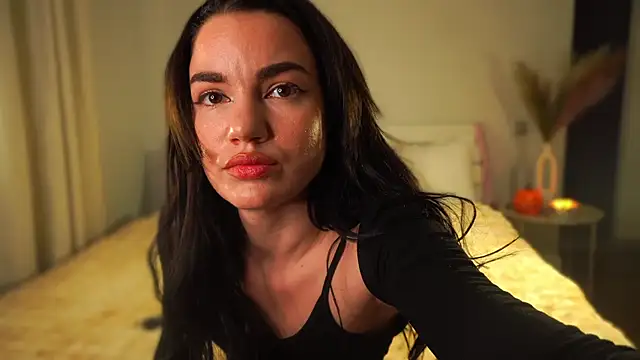 Snapshot of Heidi11 chatting on October 15, 5:54 pm Heidi11 online show from October 15, 5:54 pm