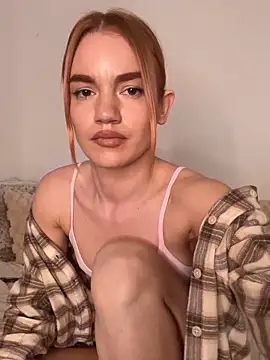 Snapshot of Heidi11 chatting on February 5, 6:26 pm Heidi11 online show from February 5, 6:26 pm