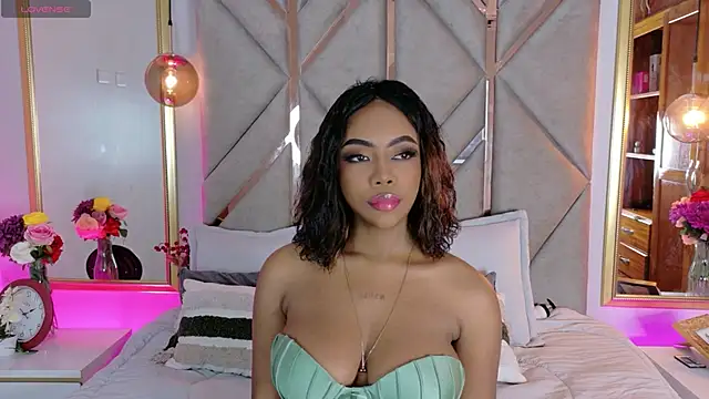 Snapshot of Lola_King chatting on November 21, 2:21 am Lola King online show from November 21, 2:21 am