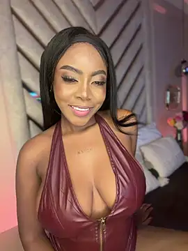 Snapshot of Lola_King chatting on July 7, 3:31 am Lola King online show from July 7, 3:31 am