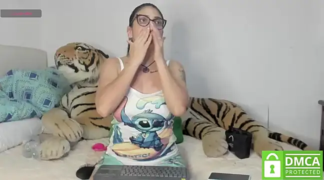 Snapshot of micaelajones chatting on January 9, 4:28 pm micaelajones online show from January 9, 4:28 pm