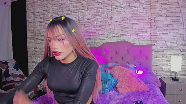 Snapshot of kitty_queen10 chatting on October 21, 6:02 am kitty queen10 online show from October 21, 6:02 am