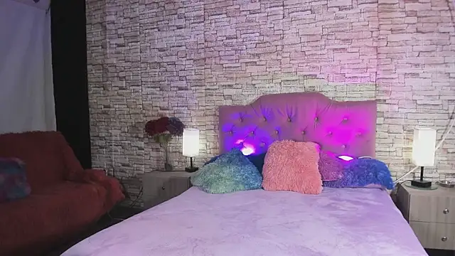 Snapshot of kitty_queen10 chatting on November 12, 3:10 am kitty queen10 online show from November 12, 3:10 am