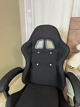 littlemelodi18 online show from February 24, 11:05 pm