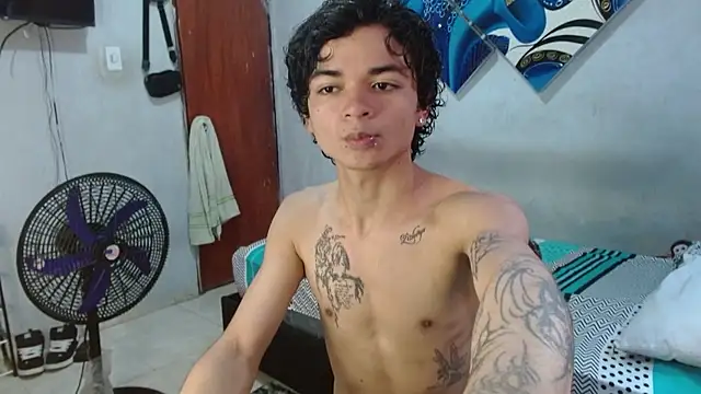 Snapshot of Lovebeng_ chatting on February 22, 12:07 pm Lovebeng online show from February 22, 12:07 pm