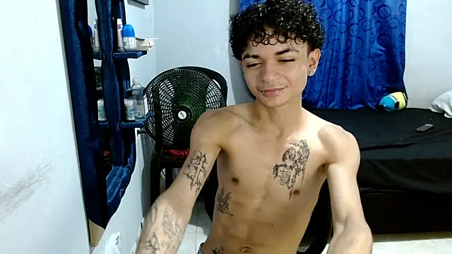 Snapshot of Lovebeng_ chatting on March 12, 10:39 pm Lovebeng online show from March 12, 10:39 pm