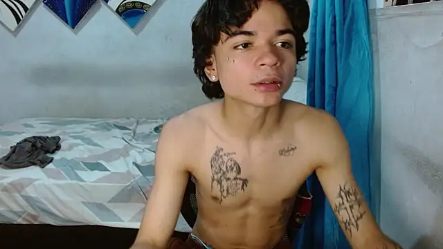 Snapshot of Lovebeng_ chatting on January 15, 12:36 am Lovebeng online show from January 15, 12:36 am