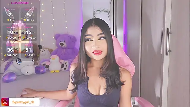 Snapshot of urfavprettygirl chatting on October 18, 7:21 am urfavprettygirl online show from October 18, 7:21 am