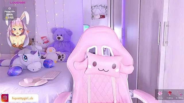 urfavprettygirl online show from April 24, 8:00 pm