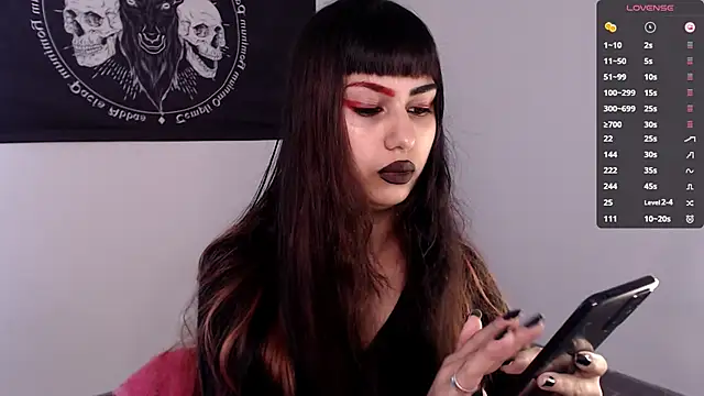 Snapshot of Little-Lucifer chatting on November 11, 8:36 pm Little-Lucifer online show from November 11, 8:36 pm