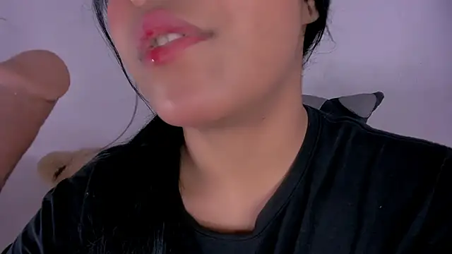 veky saliva01 online show from January 11, 10:33 am