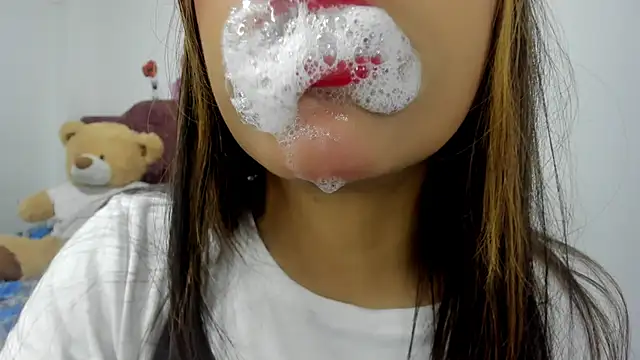 Snapshot of veky_saliva01 chatting on February 24, 2:48 pm veky saliva01 online show from February 24, 2:48 pm