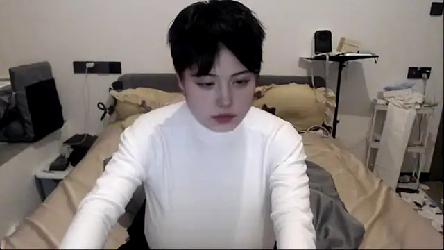 lunalunali online show from December 4, 12:15 pm